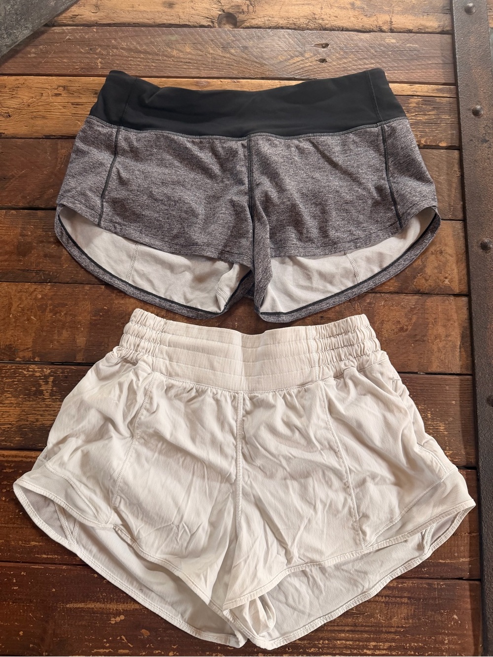 Lululemon size 4 shorts bundle inseam 2.5’ - Picture 2 of 8